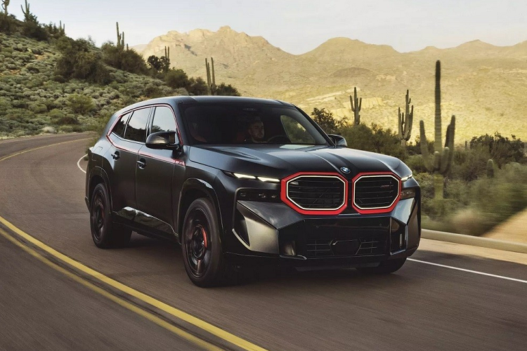 Dù thích hay không thì cũng chẳng thể phủ nhận việc XM là sản phẩm đóng vai trò quan trọng đối với thương hiệu xe hiệu suất cao M của hãng BMW. Sau huyền thoại M1, đây là mẫu xe BMW XM hàng thửa được phát triển độc lập thay vì dựa trên một sản phẩm có sẵn của hãng.