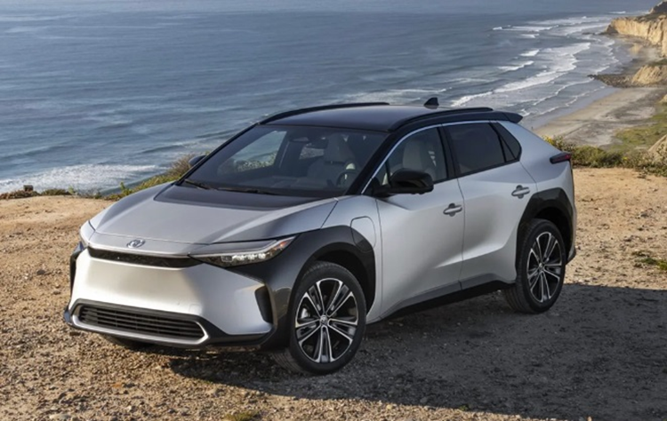 Oto dien co ty le loi cao hon 80% xe xang, Toyota “vuot mat” Tesla-Hinh-3