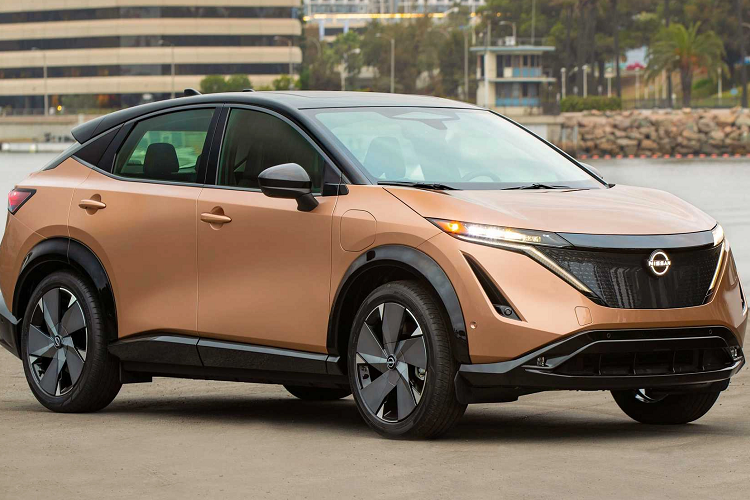 Chưa hết, nhiều người tin rằng có thêm nguyên nhân đến từ doanh số bán hàng của Ariya EV tại thị trường tỷ dân này không đạt được như kỳ vọng của Dongfeng-Nissan đưa ra, nên họ quyết định giảm giá xe để kích thích sự mua sắm của khách hàng dành cho Nissan Ariya.