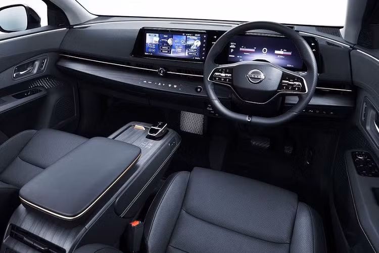 Động thái Dongfeng-Nissan giảm giá Nissan Ariya EV tại Trung Quốc diễn ra chỉ một tuần sau khi Toyota giảm giá cho bZ4X EV, ngoài ra, các nhà sản xuất ô tô khác cũng đã có động thái giảm giá cho các mẫu xe điện sau đợt giảm giá của Tesla hồi đầu tháng này.