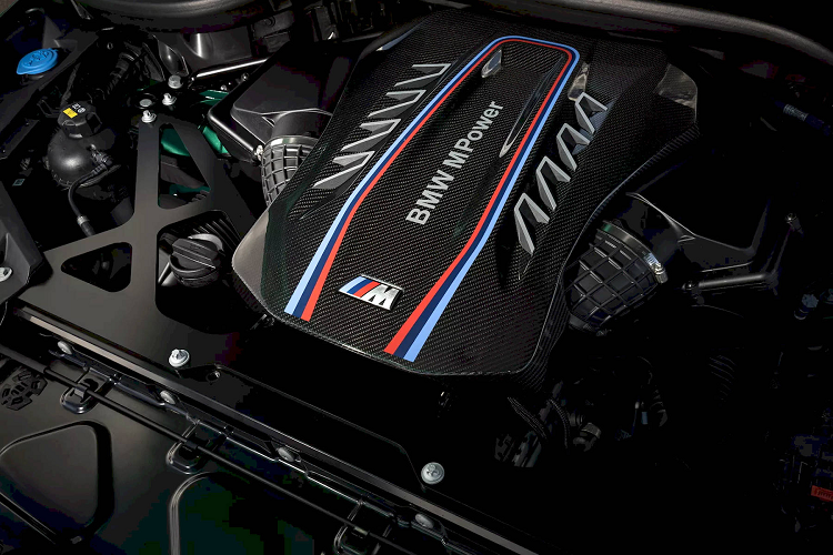 Hệ thống hỗ trợ đỗ xe tiêu chuẩn Parking Assistance Professional trong gói an toàn ADAS được bổ sung thêm các tính năng Reversing Assistant và Maneuver Assistant.