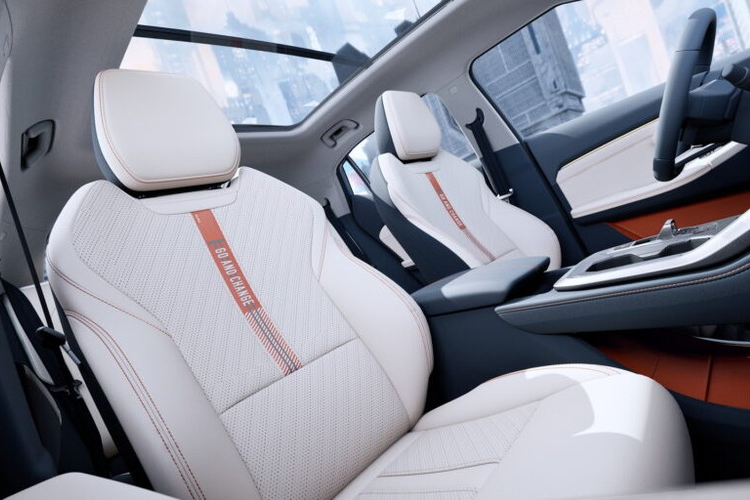 Động cơ này đi kèm với hộp số tự động ly hợp kép 7 cấp và hệ dẫn động cầu trước. Nhờ đó, xe có thể tăng tốc từ 0-100 km/h trong 7,5 giây và tiêu thụ lượng xăng trung bình 6,8 lít/100 km. Ngoài ra, GAC GS3 2023 tại Malaysia còn được xác nhận sẽ có những tính năng an toàn chủ động ADAS, mang đến hệ thống trợ lái bán tự động cấp độ 2.