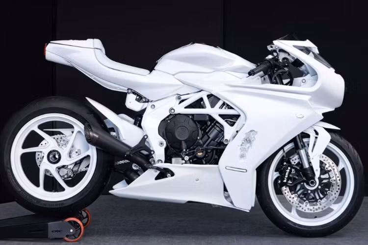Tác phẩm nghệ thuật xuất hiện trên siêu môtô MV Agusta Superveloce Arsham này không phải dạng vẽ 3D, thay vào đó là kỹ thuật tạo hình từ quá trình ăn mòn.