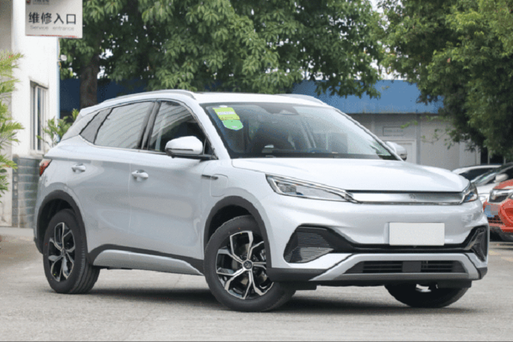 BYD, một trong những tập đoàn ôtô có trụ sở tại Thâm Quyến, Trung Quốc đã liên tục xuất khẩu nhiều mẫu xe chủ lực của mình ra bên ngoài đất nước tỷ dân này. Trong đó, mới đây, họ đã cho ra mắt chiếc xe ôtô thương mại đầu tiên ở Anh, mẫu BYD Atto 3 2023 mới, trong kế hoạch mở rộng sự hiện diện của mình ở quốc gia châu Âu.