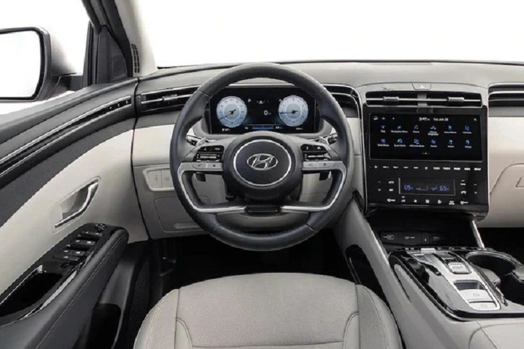 Hyundai đang đẩy mạnh việc chuyển đổi điện hóa và nhiều khả năng Tucson mới sẽ được nâng cấp phiên bản hybrid sạc điện với cụm pin lớn hơn.