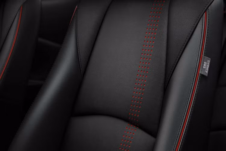 Tại thị trường Nhật Bản, giá xe Mazda2 2024 dao động từ 1.548.800 - 2.622.400 Yên (khoảng 254 - 430 triệu đồng). So với phiên bản cũ, giá xe đã tăng khá mạnh. Xe dự kiến sẽ được bán ra thị trường Nhật Bản vào tháng 12 năm nay.