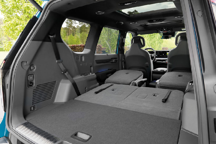 Biến thể RWD sử dụng một động cơ duy nhất ở trục sau, tạo ra công suất 201 mã lực và mô-men xoắn 350 Nm) giúp chiếc SUV tăng tốc từ 0 lên 100 km/h trong 9,4 giây trên đường đạt tốc độ tối đa 185 km/h.