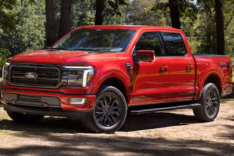 Ford lang le doi logo, van hinh oval nhung toi gian va hien dai