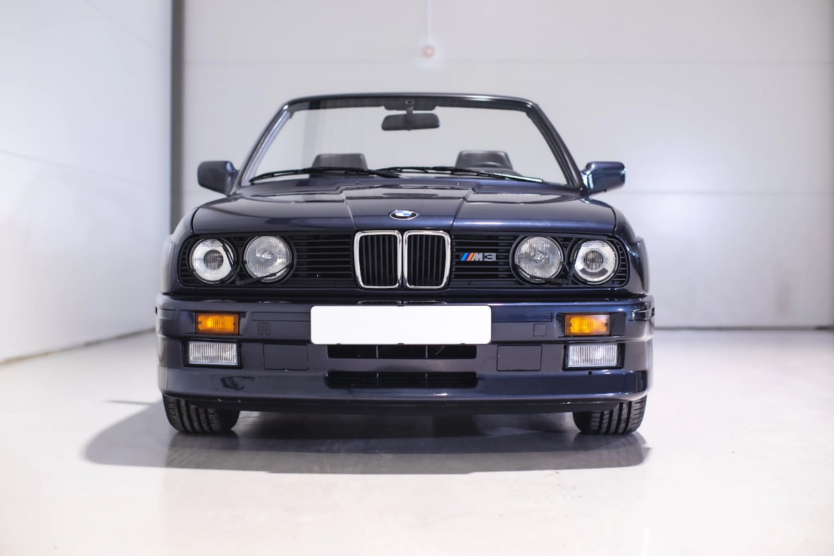 Mức giá xe BMW M3 Convertible 1989 được rao bán trên Collecting Cars với giá 55.500 Euro (khoảng 59.000 USD), đây là một trong số 781 chiếc E30 M3 Convertible từng được sản xuất, thấp hơn nhiều so với số lượng sản xuất của E30 M3 Coupe. Như với chiếc coupe, đây là thế hệ duy nhất của M3 được trang bị khối động cơ bốn xi-lanh.