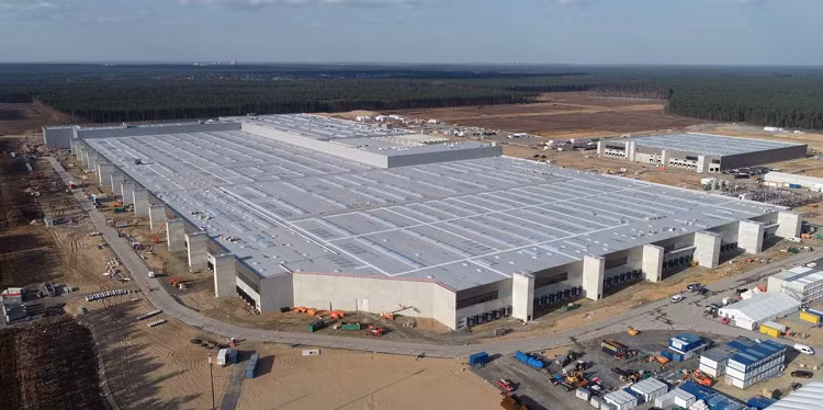 Doanh so xe oto dien tai Duc giam manh sau khi bi cat tro cap-Hinh-2