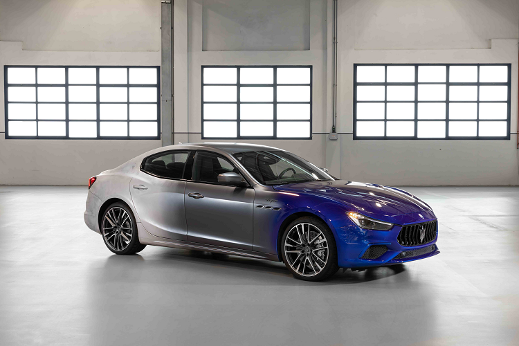 Các phiên bản mới nhất của Maserati Trofeo, Ghibli 334 Ultima và Levante V8 Ultima, sẽ được ra mắt tại Lễ hội Tốc độ Goodwood vào tháng 7/2023. Trong những ngày diễn ra sự kiện Motor Valley Fest, mọi nẻo đường Modena sẽ chìm đắm trong những tuyệt tác do nhà Trident trưng bày tại các địa điểm biểu tượng của thành phố.