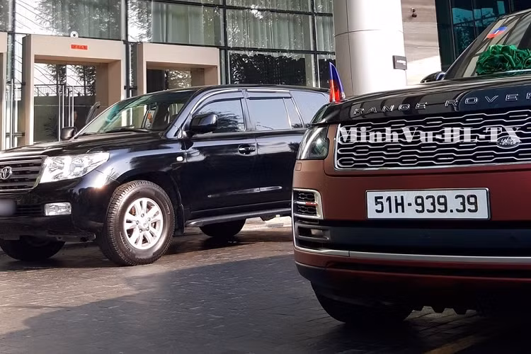 Động cơ kết hợp cùng hộp số tự động 8 cấp, nhờ đó, chiếc xe SUV hạng sang tốc độ và đắt tiền như Range Rover SVAutobiography của chủ xe Pagani Huayra có khả năng tăng tốc từ vị trí xuất phát lên 100 km/h chỉ trong thời gian 5,2 giây trước khi đạt tốc độ tối đa lên tới 225 km/h.