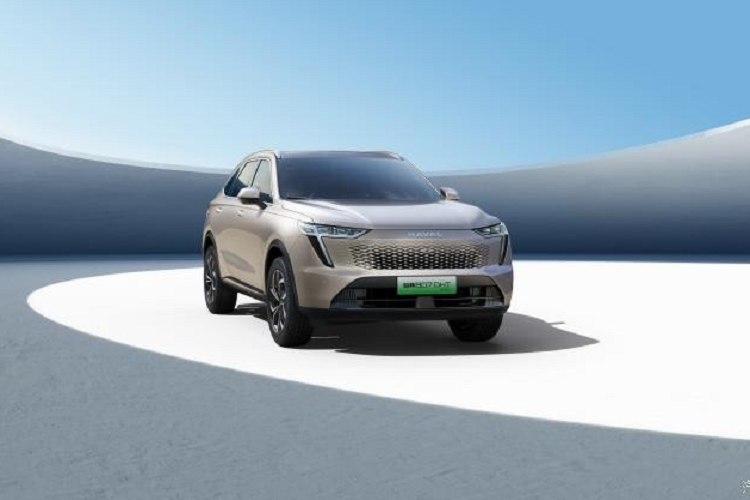 Định vị ở phân khúc xe SUV cỡ trung, Haval B07 tại Trung Quốc có kích thước bao gồm chiều dài 4.758 mm(4.771 mm), rộng 1.895 mm và cao 1.725 mm, chiều dài cơ sở là 2.800 mm. Xe có bộ mâm 19 inch được bao bọc trên bộ lốp 235/55. Theo những hình ảnh lộ diện trước đó, Haval B07 sẽ có radar 2 bên và cửa sổ trời toàn cảnh.