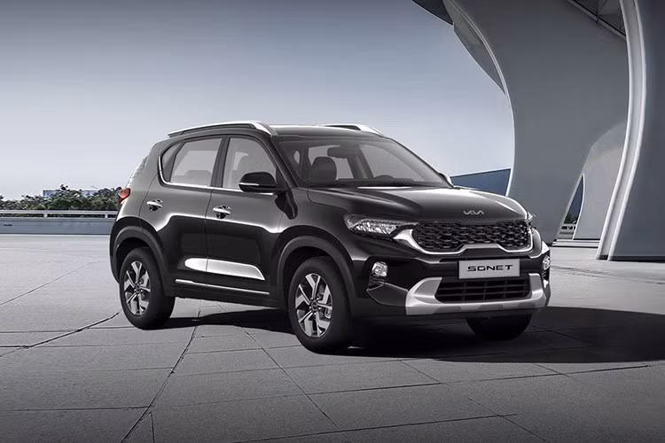 Dự kiến, Kia Sonet phiên bản nâng cấp sẽ chính thức ra mắt thị trường Ấn Độ vào cuối năm nay hoặc đầu năm sau. Sau Ấn Độ, mẫu SUV hạng A này sẽ tiếp tục trình làng tại những thị trường khác như Việt Nam.