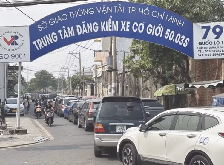 Muc phat xe oto het han dang kiem, qua nien han la bao nhieu?-Hinh-2