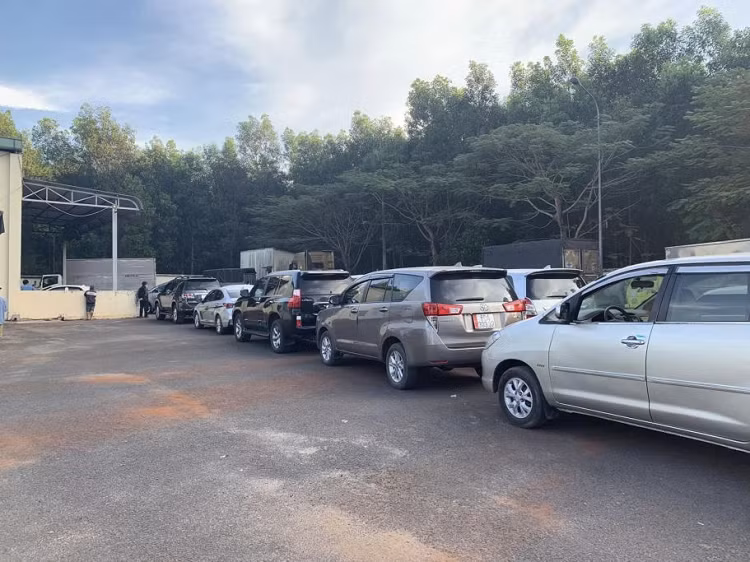 Muc phat xe oto het han dang kiem, qua nien han la bao nhieu?-Hinh-4