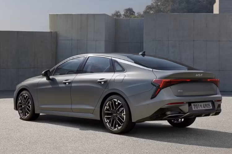 Thứ ba là động cơ SmartStream L2.0 dùng khí dầu mỏ hóa lỏng LPi với dung tích 2.0L, cho công suất tối đa 146 mã lực và mô-men xoắn cực đại 191 Nm. Động cơ này kết hợp cùng hộp số tự động 6 cấp. 