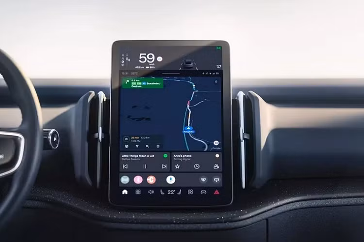 Phiên bản Ultra cao cấp nhất sẽ bổ sung nhiều công nghệ hơn như Pilot Assist thế hệ mới bao gồm Hỗ trợ chuyển làn LCA, camera 360 độ với giao diện 3D và Hỗ trợ đỗ xe tự động Park Pilot Assist.