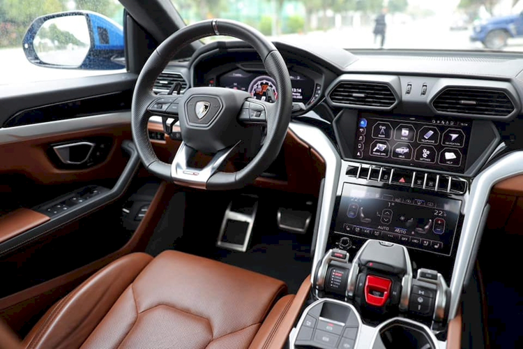 Với luật định danh biển số xe được ban hành từ ngày 15/8/2023, đại gia Hải Phòng vẫn sẽ được giữ lại bộ đôi biển "thần tài kép" này sau khi bán xe và có thể yêu cầu cấp đăng ký mới khi mua 1 chiếc xe nào đó.