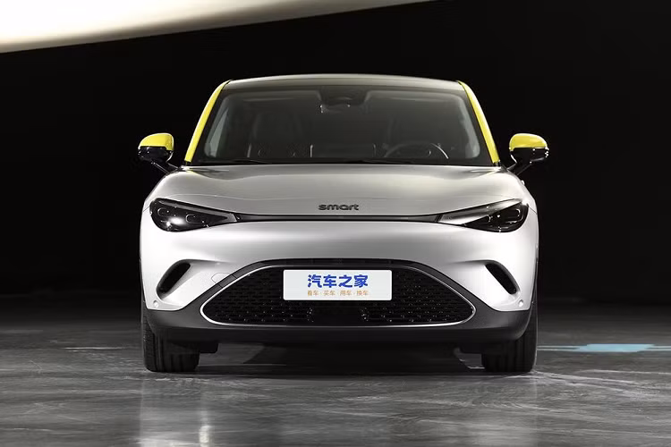 Vào năm 2019, Smart Automobile, một liên doanh giữa tập đoàn Mercedes-Benz và Geely Holding đã chính thức ra đời, đánh dấu cái bắt tay thế kỷ của 2 tập đoàn xe hàng đầu của Đức và Trung Quốc, trong đó, đứa con đầu tiên của họ cho ra đời là xe Smart chạy điện đã nhanh chóng gặp hái được thành công, chỉ tính riêng trong Quý I năm 2023, đã có 12.697 chiếc Smart #1 được bán ra tại thị trường tỷ dân này.