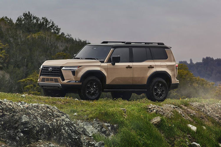 Hôm nay, ngày 9/6/2023, thương hiệu xe sang Lexus đã chính thức vén màn thế hệ mới của dòng SUV hạng sang GX. Đây là thế hệ thứ 3 của mẫu xe này, cụ thể Lexus GX 2024 mới sẽ thay thế cho đời cũ đã ra mắt từ năm 2010.