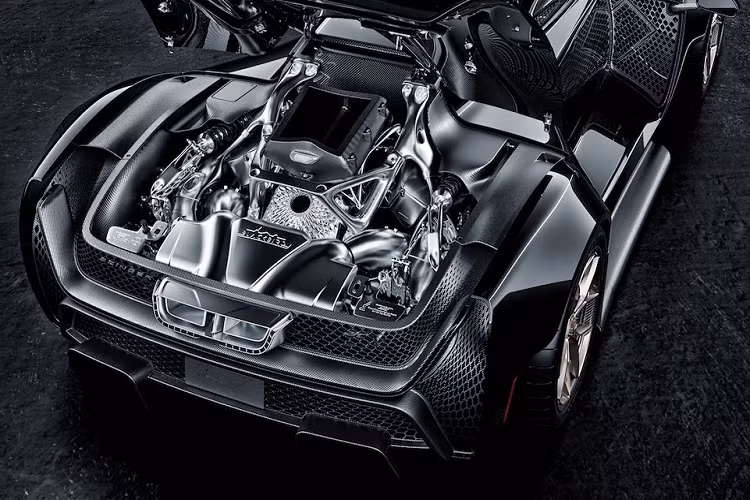 Sức mạnh của Czinger 21C sản sinh công suất 1.250 mã lực từ khối động cơ V8 2.9l lít tăng áp kép cùng cặp mô-tơ điện. Trong khi đó, phiên bản Blackbird Edition 21C được tinh chỉnh tăng thêm 100 mã lực, tổng công suất hệ thống mới đạt 1.350 mã lực cùng hệ dẫn động bốn bánh.