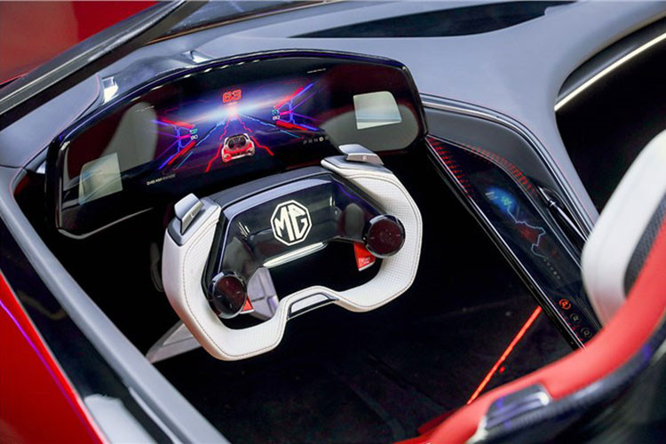 Tại thị trường Trung Quốc, MG Cyberster sẽ có 3 phiên bản với sức mạnh khác nhau. Phiên bản thấp nhất dùng 1 mô-tơ điện nằm trên cầu sau với công suất tối đa 231 kW (khoảng 309 mã lực). Tiếp theo đó là phiên bản dùng 1 mô-tơ điện nằm trên cầu sau với công suất tối đa 250 kW (335 mã lực).