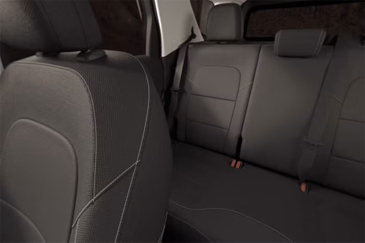 Hộp số trên phiên bản Trung Quốc cũng được cho là sẽ có sự khác biệt, Bronco tại Trung Quốc sẽ sử dụng hộp số tự động 8 cấp thay vì hộp số tự động 10 cấp của Mỹ và không có tùy chọn số tay.