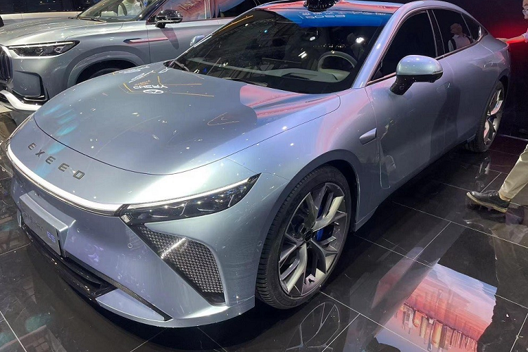 Theo hãng Chery, mẫu xe Sterra ES chạy điện này đã sẵn sàng lên dây chuyền sản xuất thương mại. Do đó, phiên bản bán ra thị trường của Sterra ES dự kiến sẽ giữ nguyên thiết kế như xe được trưng bày trong triển lãm Ô tô Thượng Hải 2023.