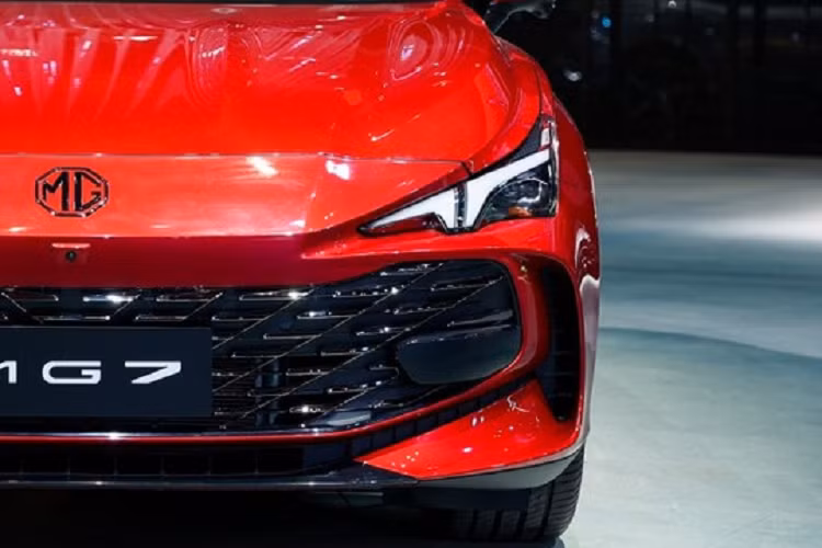 Đầu tiên là động cơ tăng áp, dung tích 2.0L, sản sinh công suất tối đa 192 kW (khoảng 262 mã lực) và mô-men xoắn cực đại 405 Nm. Động cơ đồng hành với hộp số tự động 9 cấp mới do tập đoàn mẹ SAIC sản xuất. Thứ hai là động cơ 1.5L với công suất tối đa 180 mã lực. Động cơ này đi kèm với hộp số tự động ly hợp kép 7 cấp.