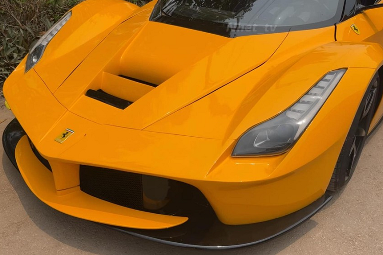 Tại thời điểm đó, ngoài việc trầm trồ về độ khéo tay của nhóm này, cư dân mạng còn rất tò mò muốn biết quá trình độ chế xe Ferrari LaFerrari của Nhết TV mất thời gian bao lâu, độ từ xe gì, trong quá trình làm có gì khó khăn hay không, đã nhanh chóng nhận được phản hồi của các bạn trẻ ở Quảng Ninh, chỉ riêng khoản chi phí độ xe không được bật mí.