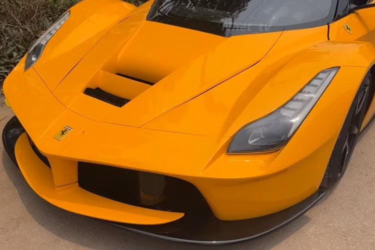 Tại thời điểm đó, ngoài việc trầm trồ về độ khéo tay của nhóm này, cư dân mạng còn rất tò mò muốn biết quá trình độ chế xe Ferrari LaFerrari của Nhết TV mất thời gian bao lâu, độ từ xe gì, trong quá trình làm có gì khó khăn hay không, đã nhanh chóng nhận được phản hồi của các bạn trẻ ở Quảng Ninh, chỉ riêng khoản chi phí độ xe không được bật mí.