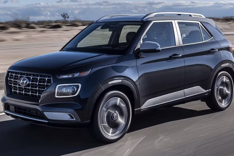 Xe được phân phối với 3 phiên bản gồm Tiêu chuẩn, Active và Elite với mức, giá xe Hyundai Venue 2023 từ 21.900 - 28.500 AUD (tương đương 360 – 469 triệu đồng).