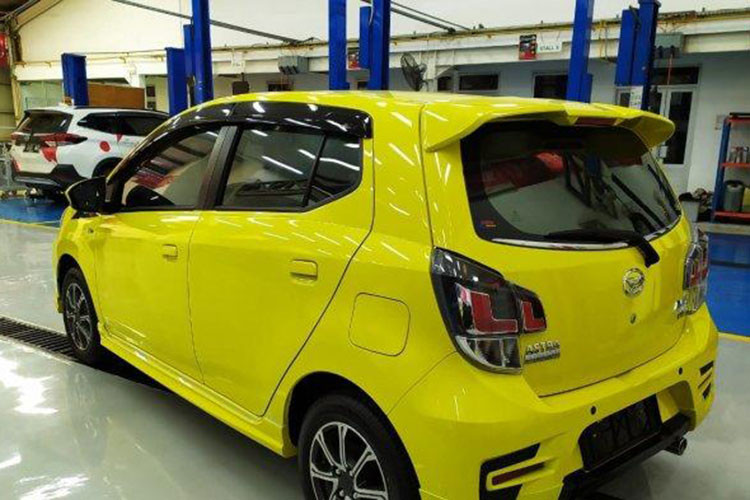 Toyota Wigo 2023 tại Việt Nam vẫn được nhập khẩu nguyên chiếc từ Indonesia. Hiện các đại lý đã bắt đầu nhận đặt cọc mẫu hatchback hạng A này kèm lời hứa hẹn giao xe tháng 6 hoặc tháng 7 năm nay.