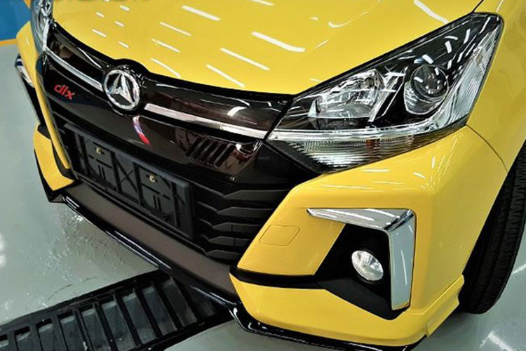 Ở thế hệ mới, Toyota Wigo có nhiều nâng cấp “đắt giá” về mặt trang bị và ngoại hình. Cụ thể, hệ thống đèn chiếu sáng của xe sẽ được thay thành dạng LED thay cho bóng halogen như phiên bản tiền nhiệm, bỏ đèn sương mù, cụm đèn hậu đổi sang dạng tròn và cốp xe có thể có thêm một tay nắm cửa để mở cốp.