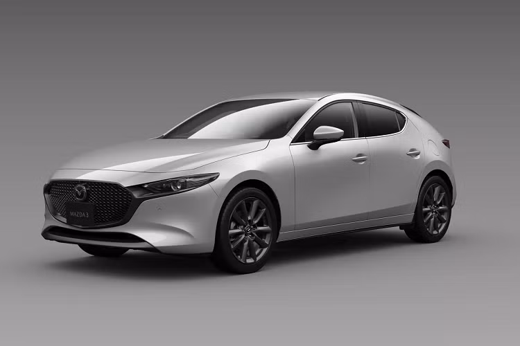 Thời gian gần đây, có thể thấy Mazda đang dồn lực cho mẫu SUV cao cấp hơn là dòng sedan và hatchback, tuy nhiên hãng cũng không bỏ quên những chiếc sedan và hatchback. Ở hai dòng xe này, đặc biệt Mazda3 2024 mới đã trang bị một số công nghệ và tinh chỉnh.