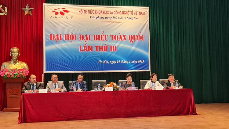 Ong Le Phuoc Minh lam chu tich hoi Tri thuc khoa hoc va cong nghe tre Viet Nam