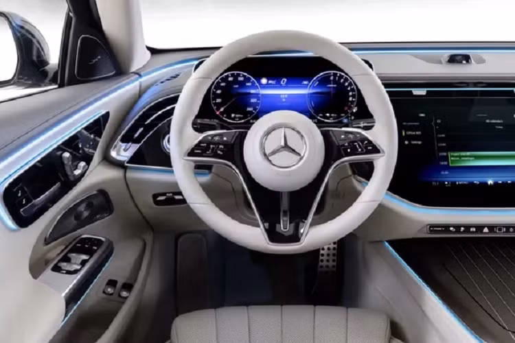 Các phiên bản plug-in hybrid sẽ trang bị nhiều tùy chọn động cơ điện phù hợp với từng phiên bản. Mercedes-Benz E300e và E300e 4Matic trang bị đông cơ điện 127 mã lực cho công suất kết hợp 308 mã lực. Trong khi phiên bản E400e 4Matic có công suất lên đến 376 mã lực với động cơ điện lớn hơn.