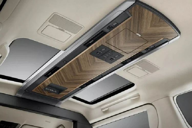 Động cơ trên khi kết hợp với hệ dẫn động bốn bánh toàn thời gian AWD cho thời gian tăng tốc từ 0-100 km/h trong 8,7 giây, và tốc độ tối đa là 190 km/h. Người lái sẽ có 4 chế độ lái gồm Normal, Eco, Sport và Custom.