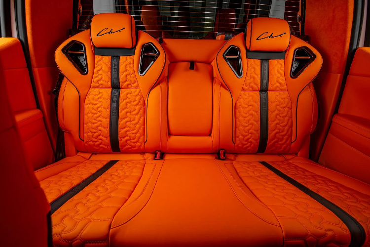 Tất cả Ranger Raptor đều được trang bị hệ thống treo dành riêng cho từng phiên bản với giảm xóc Fox Live Valve 2,5 inch, cùng nhiều chế độ lái khác nhau và ống xả Active Valve.