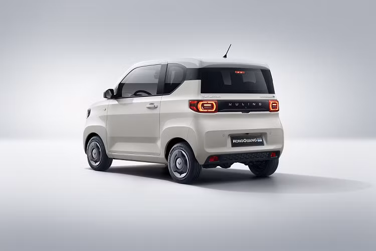Hiện chưa rõ thời điểm ra mắt và giá xe Wuling Hongguang Mini EV 2024 tại thị trường Trung Quốc. Trong khi đó, phiên bản cũ của xe có giá dao động từ 32.800 - 99.900 Nhân dân tệ (khoảng 108 - 330 triệu đồng).