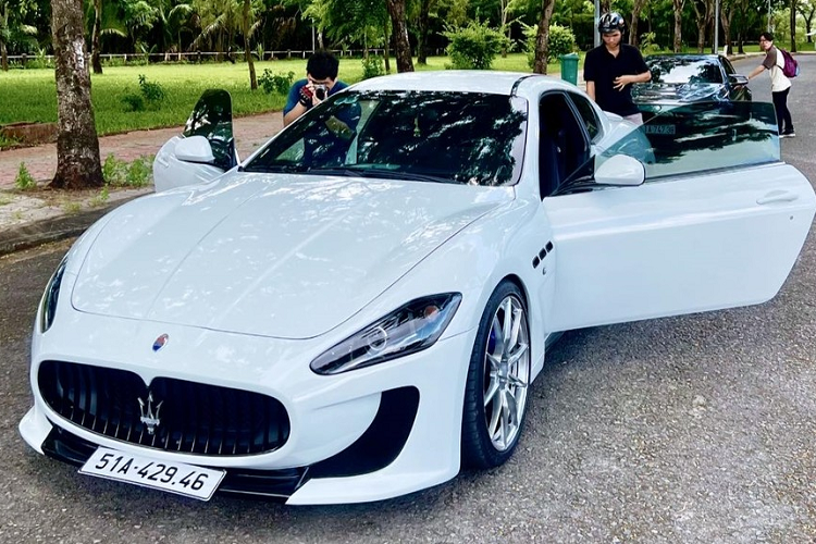 Lý do chúng tôi khẳng định như vậy là người mua chiếc xe thể thao Maserati GranTurismo này là 1 nhà sưu tập, rất hiếm khi bán lại xe, việc bổ sung thêm Maserati GranTurismo vào đội hình xe đã giúp doanh nhân này tăng doanh số cho đội xe với logo cây đinh ba.