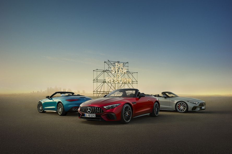 Nhìn lại lịch sử phát triển trong nhiều thập kỷ qua, kể từ thế hệ đầu tiên là 300 SL ra mắt năm 1952, dòng xe huyền thoại này đã được xem là biểu tượng sang trọng nhất cho sự mạnh mẽ và tốc độ, khiến bất kỳ người yêu xe nào cũng phải khao khát và trầm trồ, trở thành một hình ảnh khó thể nào thay thế được trong lịch sử những dòng xe hiệu năng đẳng cấp nhất.