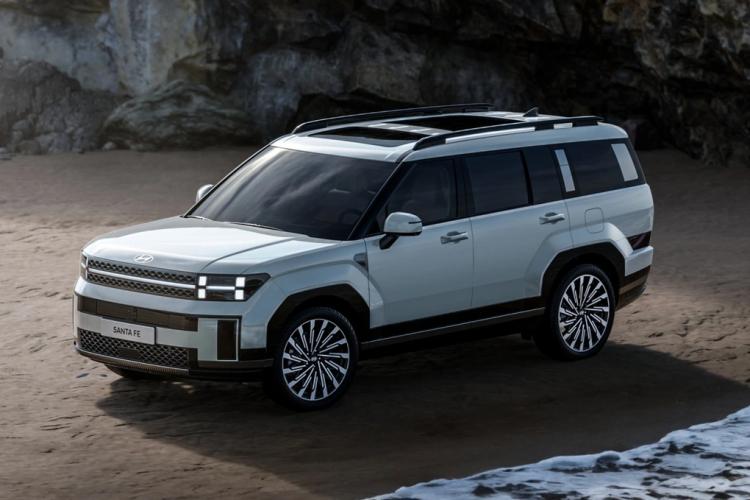 Phiên bản 2WD của xe có lượng xăng tiêu thụ trung bình là 15,5 km/lít (khoảng 6,45 lít/100 km) nếu dùng vành 18 inch. Con số tương ứng của phiên bản AWD là 14 km/lít (7,14 lít/100 km) với vành 18 inch và 13 km/lít (7,69 lít/100 km) với vành 20 inch.