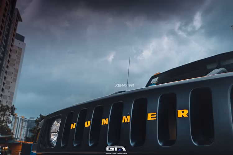 Hummer H6 Player Edition tại Việt Nam có 5 chỗ ngồi, phía sau hàng ghế thứ 2 để trống dành cho không gian chứa đồ. Trên cánh cửa bên trong có logo H6 Player Edition.