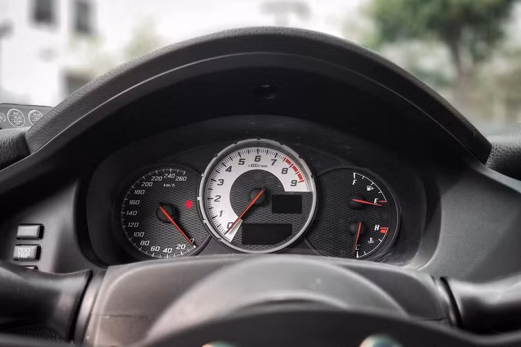 Toyota GT86 là 1 chiếc xe coupe 2+2 với hàng ghế sau chỉ phù hợp cho trẻ em ngồi thoải mái, chủ xe chỉ thay bộ ghế ngồi của hãng Braum, để tăng sự cá tính, phần ghế lái đã được trang bị dây đai an toàn 4 điểm của các xe đua.