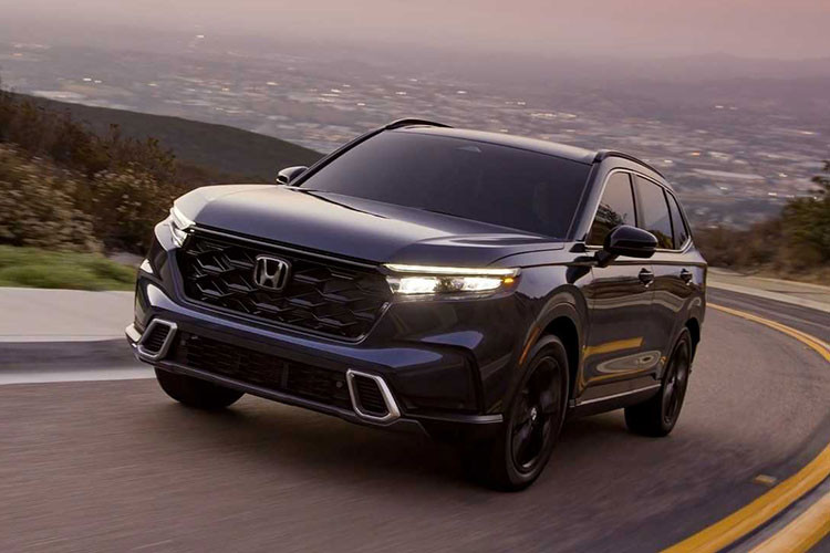 Hai bản tiêu chuẩn là LX 2WD và LX AWD tăng giá mạnh nhất, lên đến 1.090 USD. Những bản còn lại của Honda CR-V 2024 đều tăng giá 950 USD.