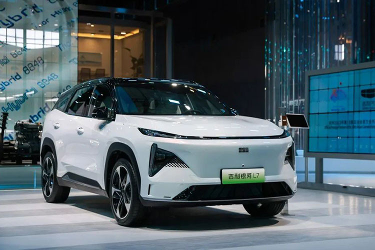 Như vậy Galaxy L7 đã trở thành chiếc xe mang thương hiệu Geely mạnh và nhiều công nghệ nhất từ trước đến nay. Nếu xét trên toàn bộ tập đoàn Geely, nó cũng trở thành mẫu xe mạnh thứ nhì khi chỉ thua Lotus Eletre R. Dự đoán khi có mặt tại Việt Nam, Galaxy L7 sẽ phải cạnh tranh với khá nhiều đối thủ đến từ Nhật Bản, Hàn Quốc...