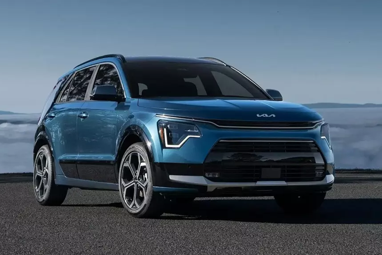  Kia Niro Sau Forte, lại đến một mẫu xe khác mang thương hiệu Kia lọt vào danh sách của tạp chí Consumer Reports, đó là Niro. Mẫu SUV cỡ C này được đánh giá là người bạn đồng hành 4 bánh thực dụng và đáng tin cậy khi sử dụng hàng ngày.