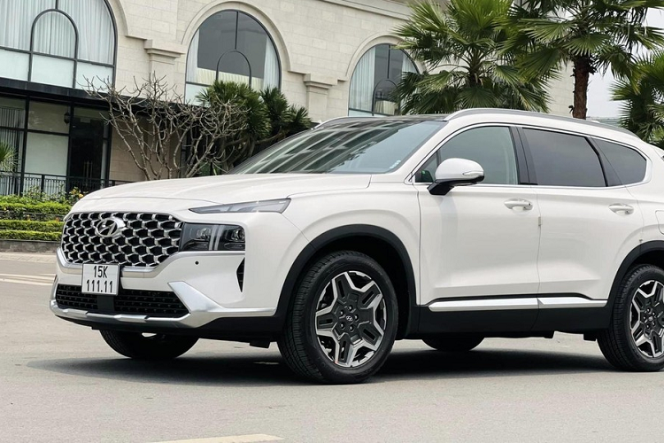 Theo quan niệm về phong thủy, số 1 là đại diện cho quyền thế, cho người có bộ óc sáng tạo, người có nhiều tham vọng. Vì thế, một chiếc xe gắn biển "ngũ quý 1" giúp chủ xe toát lên sự quyền uy khiến cho người đối diện phải nể phục. Bên cạnh đó, số 1 cũng thể hiện sự độc lập và cá tính không thích dựa dẫm. Điều này khiến người sở hữu biển số tứ quý hay ngũ quý 1 tạo cảm giác chủ động và quyết đoán. 